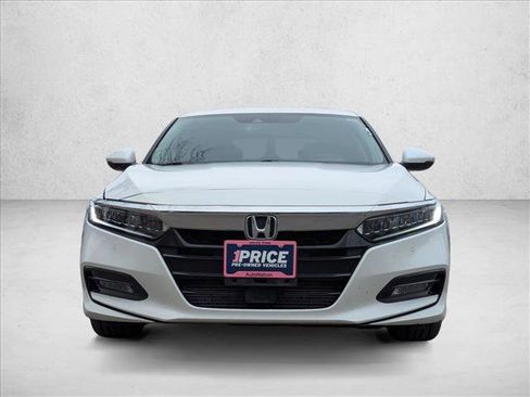 Used 2018 Honda Accord Touring image 2