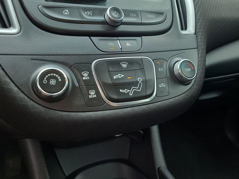 Used 2025 Chevrolet Malibu LS FWD image 20