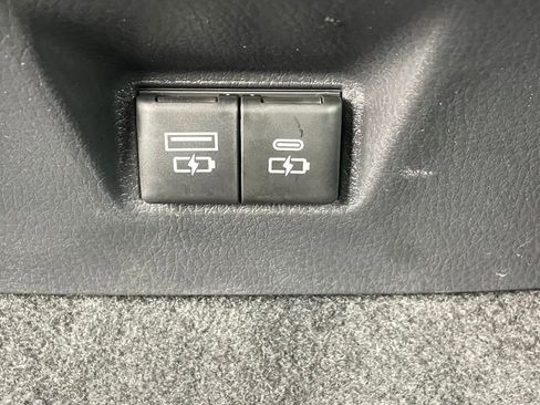 Used 2025 Toyota Camry LE FWD image 19