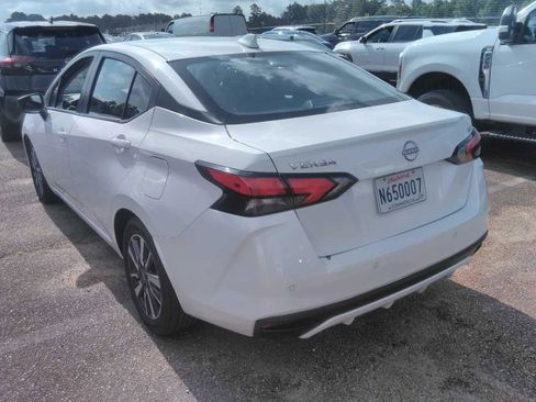 Used 2024 Nissan Versa SV FWD image 2