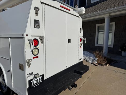 Used 2011 Chevrolet Express 3500 image 36