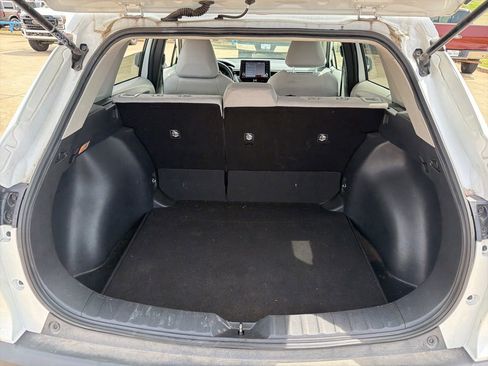 Used 2022 Toyota Corolla Cross LE image 8