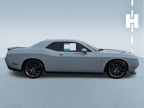 Used 2022 Dodge Challenger R/T Scat Pack w/ Plus Package image 2