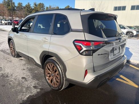 Used 2025 Subaru Forester Sport image 7