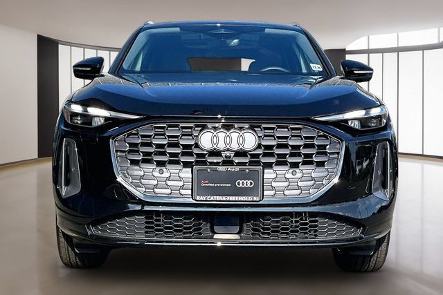 Used 2025 Audi Q5 Premium w/ Convenience Package AWD/4WD image 2