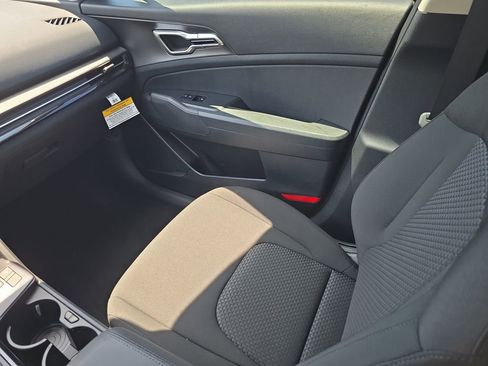 New 2026 Kia Sportage LX AWD/4WD image 15