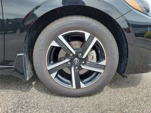 Used 2024 Nissan Sentra SV FWD image 6