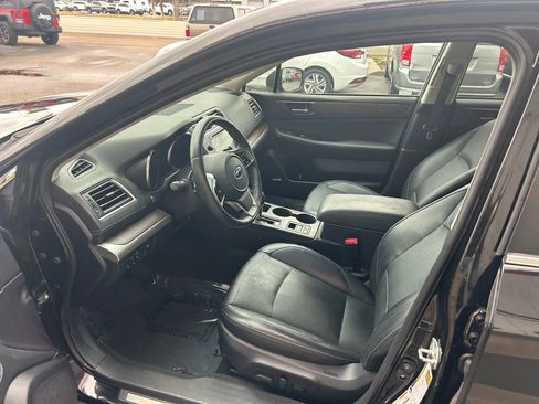 Used 2018 Subaru Outback 2.5i Limited image 3