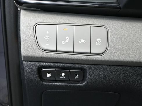 Used 2019 Kia Niro EX FWD image 30