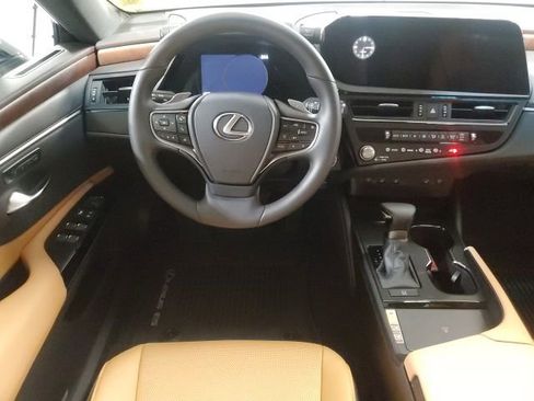 Used 2025 Lexus ES 350 w/ Premium Package FWD image 16