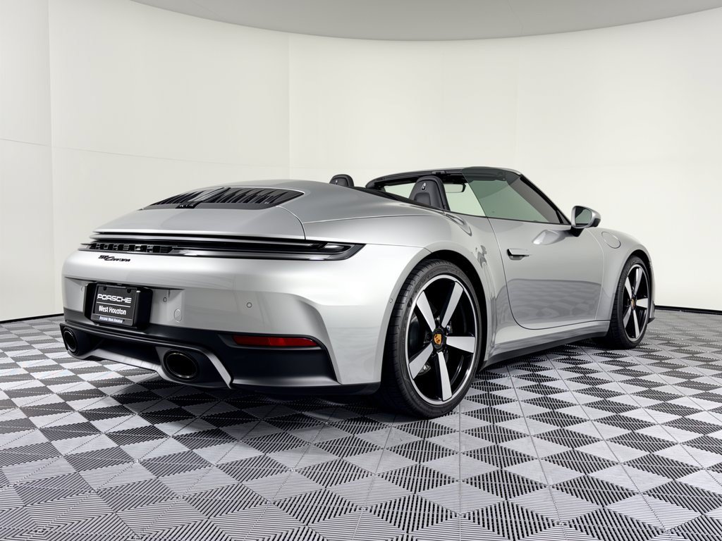 Certified 2025 Porsche 911 Carrera RWD image 9