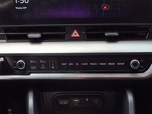 Used 2025 Kia Sportage EX image 15