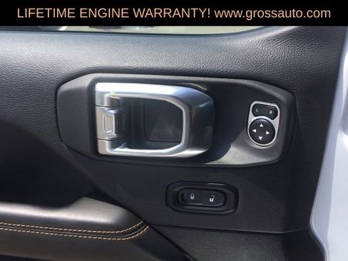Used 2026 Jeep Wrangler Unlimited Sahara AWD/4WD image 22
