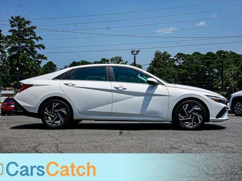 Used 2024 Hyundai Elantra Limited FWD image 11