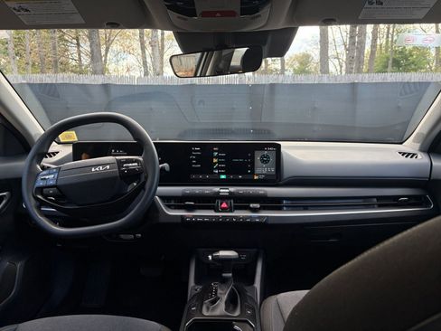 Used 2025 Kia K4 LXS image 25