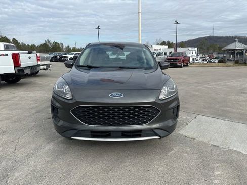 Used 2020 Ford Escape SE image 2