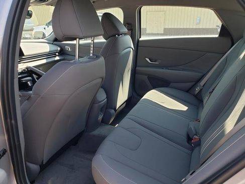 New 2025 Hyundai Elantra SEL image 10