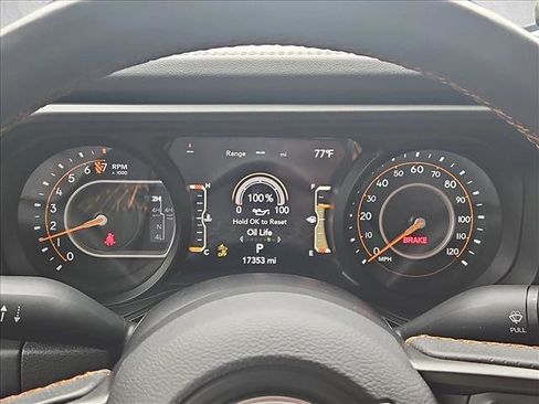 Used 2024 Jeep Gladiator Mojave AWD/4WD image 11