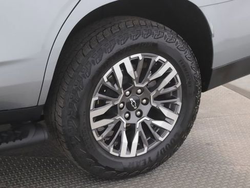 Used 2025 Chevrolet Tahoe Z71 w/ Z71 Off-Road Package image 14