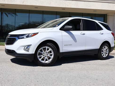 Used 2020 Chevrolet Equinox LS w/ LS Convenience Package image 1
