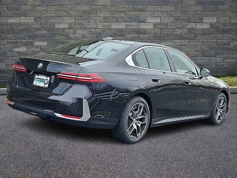 New 2026 BMW 530i xDrive w/ Premium Package AWD/4WD image 7