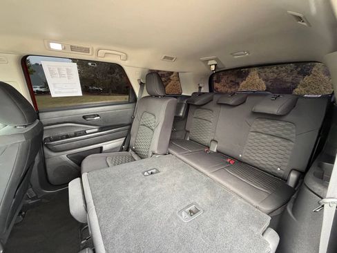 Used 2022 Nissan Pathfinder SV FWD image 25