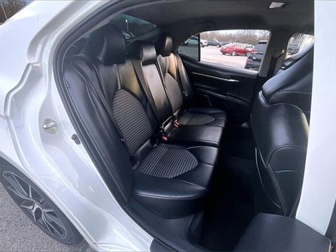 Used 2022 Toyota Camry SE image 25