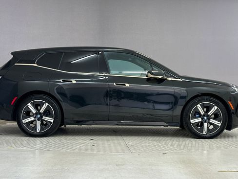 Used 2023 BMW iX xDrive50 w/ Premium Package AWD/4WD image 7