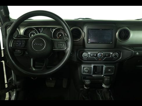 Used 2018 Jeep Wrangler Unlimited Sport AWD/4WD image 11