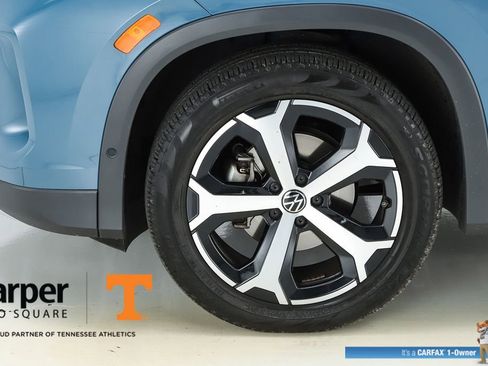 Used 2025 Volkswagen Tiguan SE FWD image 5