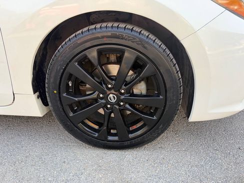 Used 2017 Nissan Altima 2.5 SR w/ Midnight Edition Package FWD image 25