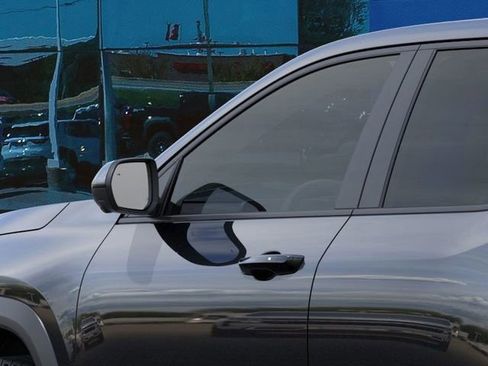 New 2026 Chevrolet Equinox LT w/ Convenience Package II image 13