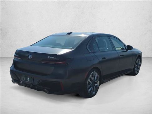 New 2026 BMW 740i w/ Premium Package RWD image 7