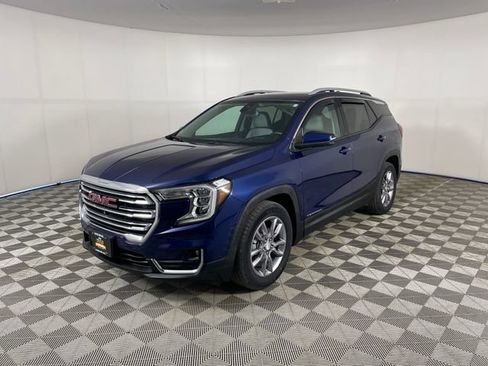 Certified 2022 GMC Terrain SLT w/ Infotainment Package II FWD image 1