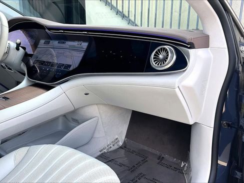 Used 2023 Mercedes-Benz EQS 580 4MATIC Sedan image 18