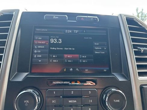 Used 2015 Ford F150 Lariat image 25