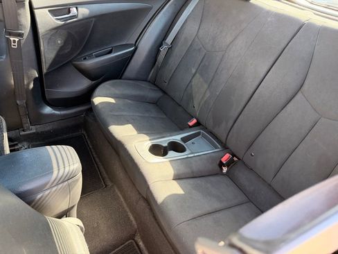 Used 2017 Hyundai Veloster Value Edition image 24