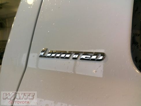 Used 2017 Toyota Tundra Limited image 10