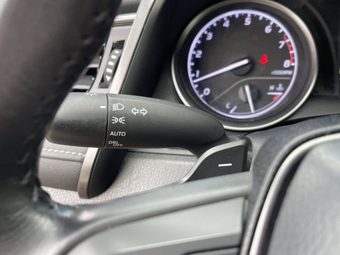 Used 2023 Toyota Camry SE image 19