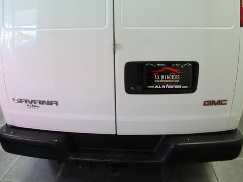 Used 2020 GMC Savana 2500 w/ Enhanced Convenience Package image 6
