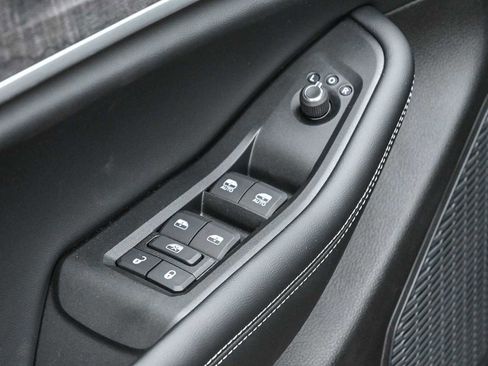 New 2025 Jeep Grand Cherokee Limited image 18