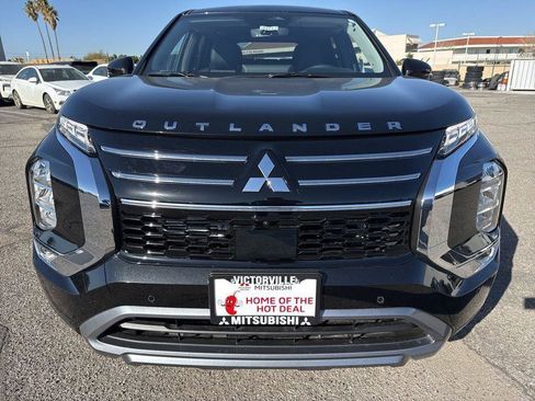 New 2026 Mitsubishi Outlander SE FWD image 2