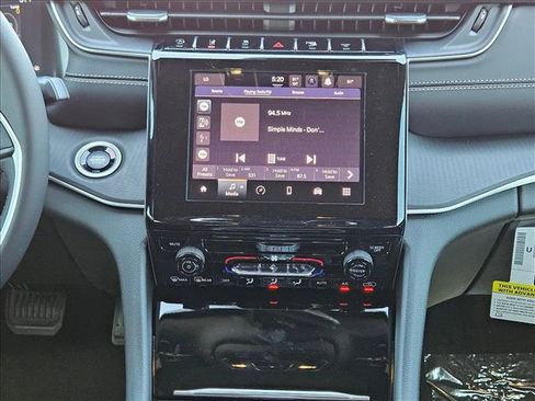 New 2025 Jeep Grand Cherokee Laredo image 13