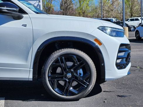 New 2026 Volkswagen Tiguan SE R-Line AWD/4WD image 8