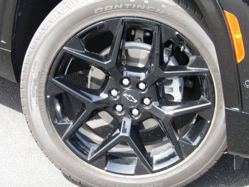 Used 2024 Chevrolet Traverse RS FWD image 9