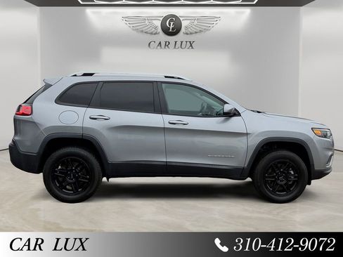 Used 2021 Jeep Cherokee Latitude AWD/4WD image 6