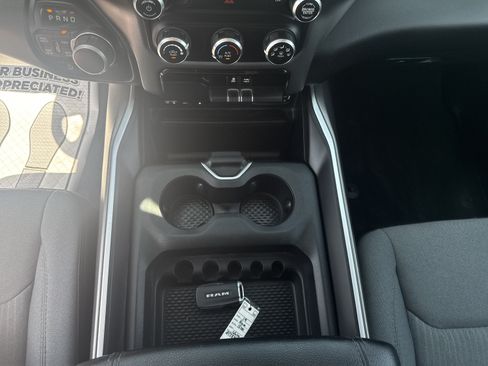 Used 2019 RAM 1500 Big Horn AWD/4WD image 16