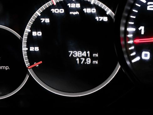 Used 2019 Porsche Cayenne Sport Utility 4D image 64