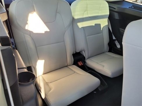 Certified 2025 Volvo XC90 T8 Plus w/ Protection Package Premier image 11