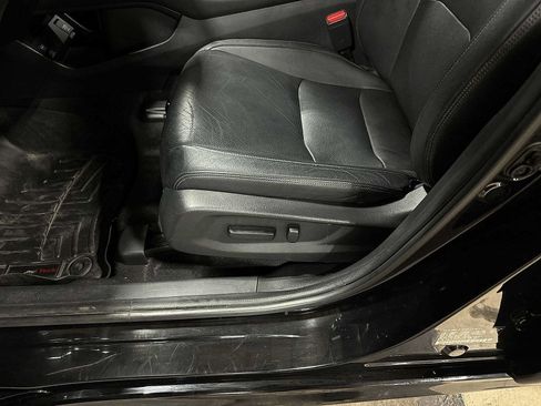 Used 2020 Honda HR-V Touring image 24